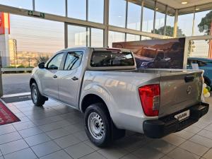 Nissan Navara 2.5DDTi double cab SE auto - Image 3