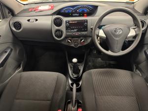 Toyota Etios hatch 1.5 Sprint - Image 6