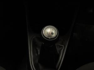 Toyota Etios hatch 1.5 Sprint - Image 9