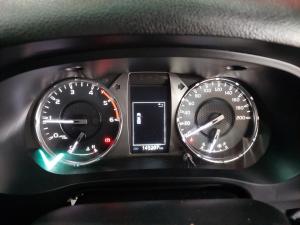 Toyota Hilux 2.4GD-6 double cab 4x4 Raider manual - Image 14