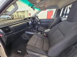 Toyota Hilux 2.4GD-6 4x4 SRX - Image 7