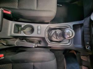 Toyota Hilux 2.4GD-6 4x4 SRX - Image 11