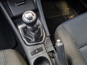 Toyota Corolla Quest 1.8 Plus manual - Image 12