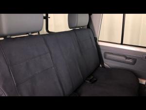 Toyota Land Cruiser 76 4.5D-4D V8 station wagon LX - Image 20