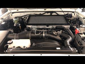 Toyota Land Cruiser 76 4.5D-4D V8 station wagon LX - Image 30