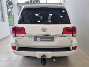 Toyota Land Cruiser 200 4.5D-4D V8 VX-R - Image 5