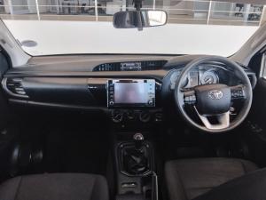 Toyota Hilux 2.4GD-6 single cab 4x4 Raider manual - Image 6