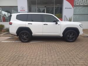 Toyota Land Cruiser 300 3.3D GR-Sport - Image 3