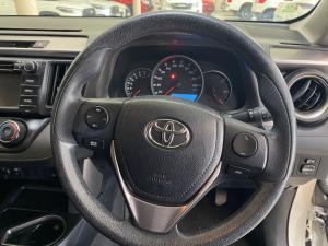 Toyota RAV4 2.0 GX automatic - Image 8