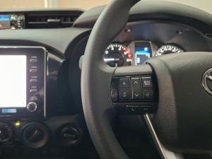 Toyota Hilux 2.4 GD-6 Raider 4X4 automaticD/C - Image 9