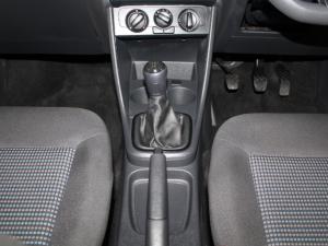 Volkswagen Polo Vivo 1.4 Comfortline - Image 14