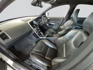 Volvo XC60 D5 R-DESIGN Geartronic AWD - Image 3