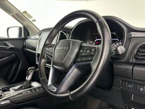 Isuzu MU-X 3.0D Onyx 4X4 automatic - Image 17