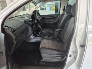 Isuzu KB 250 D-TEQ HO HI RiderD/C - Image 12