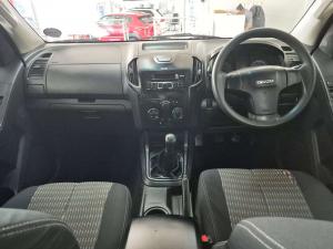 Isuzu KB 250 D-TEQ HO HI RiderD/C - Image 13