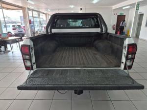 Isuzu KB 250 D-TEQ HO HI RiderD/C - Image 6