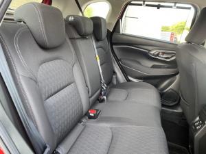 Toyota Urban Cruiser 1.5 XR manual - Image 10