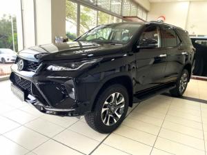 Toyota Fortuner 2.4GD-6 4x4 - Image 3