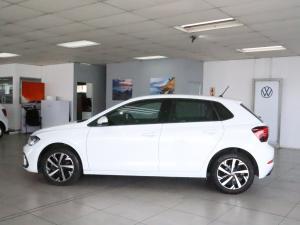 Volkswagen Polo hatch 1.0TSI Life auto - Image 4