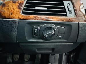 BMW 320i - Image 10