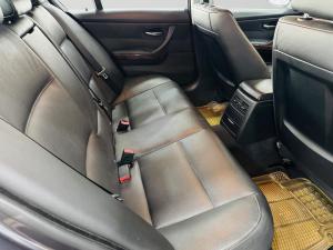 BMW 320i - Image 11
