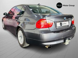 BMW 320i - Image 4