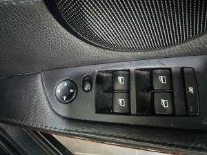 BMW 320i - Image 9