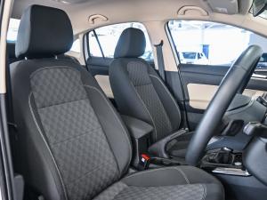 Volkswagen Polo sedan 1.0TSI Life - Image 13