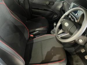 Hyundai Grand i10 1.0 Premium hatch - Image 5