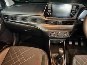 Hyundai i20 1.2 Premium - Image 8