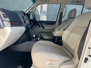 Mitsubishi Pajero 5-door 3.2DI-D GLS - Image 11