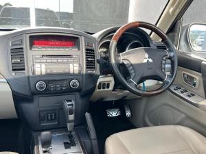 Mitsubishi Pajero 5-door 3.2DI-D GLS - Image 18