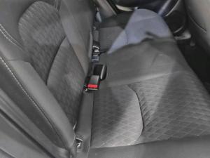 Toyota Urban Cruiser 1.5 XR manual - Image 10