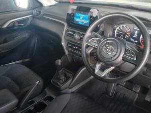 Toyota Urban Cruiser 1.5 XR manual - Image 12