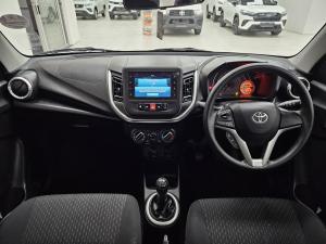 Toyota Vitz 1.0 XR manual - Image 6