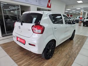 Toyota Vitz 1.0 XR manual - Image 2