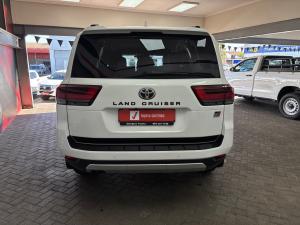Toyota Land Cruiser 300 3.5T GR-Sport - Image 5
