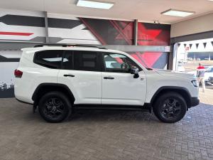 Toyota Land Cruiser 300 3.5T GR-Sport - Image 3