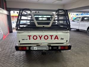 Toyota Land Cruiser 79 4.5D-4D LX V8 single cab - Image 5
