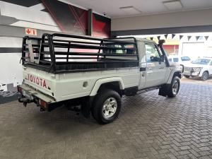 Toyota Land Cruiser 79 4.5D-4D LX V8 single cab - Image 2