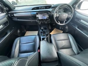 Toyota Hilux 2.4GD-6 double cab Raider manual - Image 6