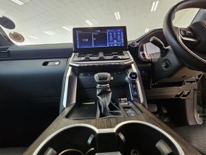 Toyota Land Cruiser 300 3.3D ZX - Image 13