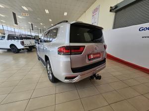 Toyota Land Cruiser 300 3.3D ZX - Image 24
