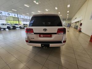 Toyota Land Cruiser 200 4.5D-4D V8 VX-R - Image 5