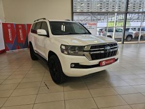 Toyota Land Cruiser 200 4.5D-4D V8 VX-R - Image 1