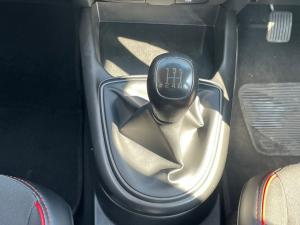 Hyundai Grand i10 1.0 Premium hatch - Image 11