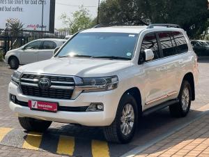 Toyota Land Cruiser 200 4.5D-4D V8 VX-R - Image 14
