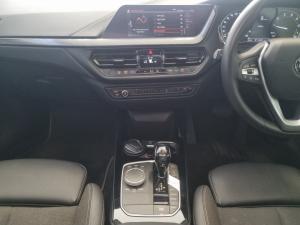 BMW 1 Series 118i - Image 15