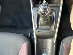 Toyota Starlet Cross 1.5 XR manual - Image 25
