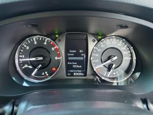 Toyota Hilux 2.4GD-6 double cab Raider manual - Image 11